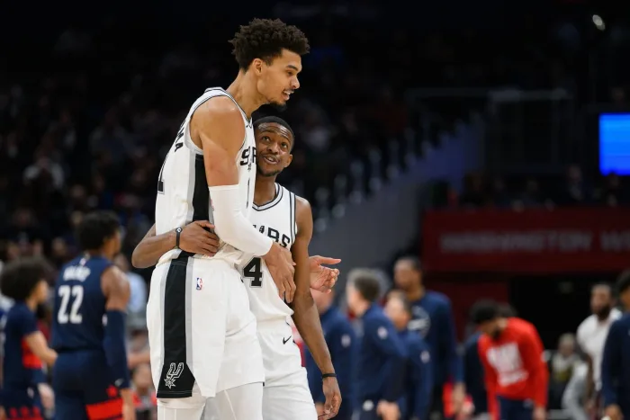 NBA直播-马刺选秀策略曝光：锁定迪伦·哈珀，三后卫阵容的未来蓝图